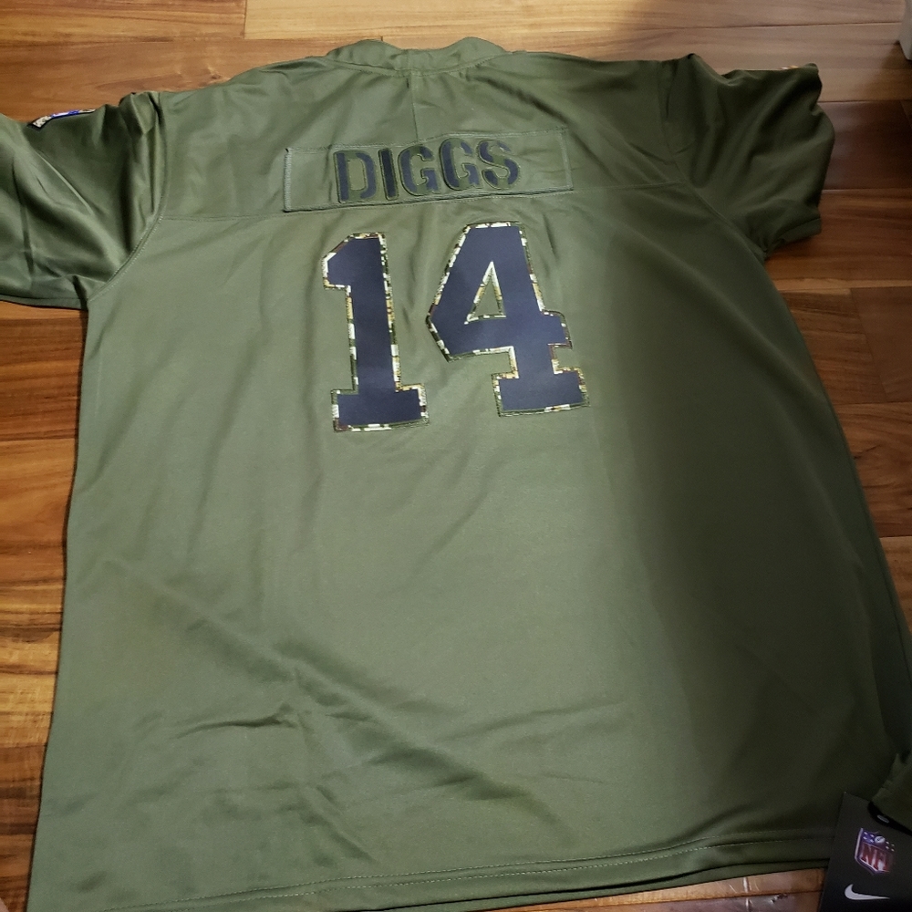 Football Jerseys - Picture 3 of 6